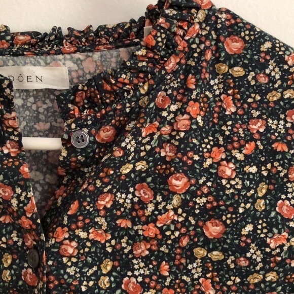 Doen button up floral blouse. Size S. - Picture 3 of 3